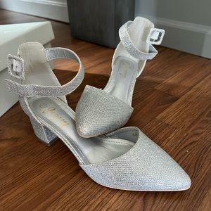 LIKE NEW! The perfect wedding shoe!